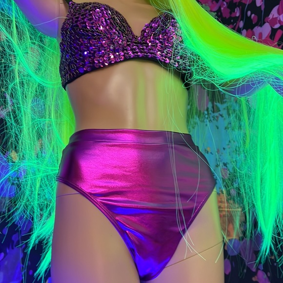 Cheeky High Waisted Bottoms - Picture 1 of 11